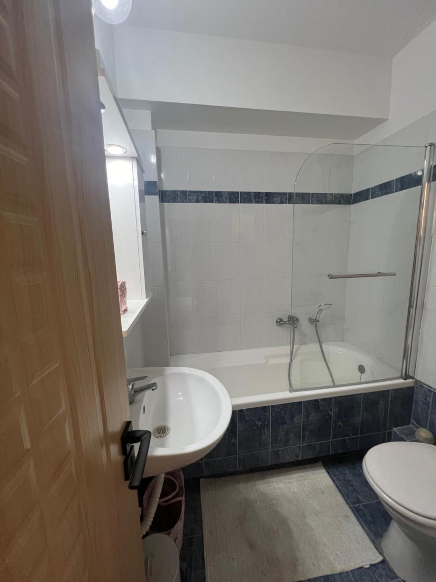 Daisy'S One-Bedroom Apartment 托隆 外观 照片